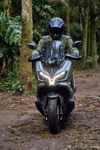 ADX 300 Euro 5+ 8