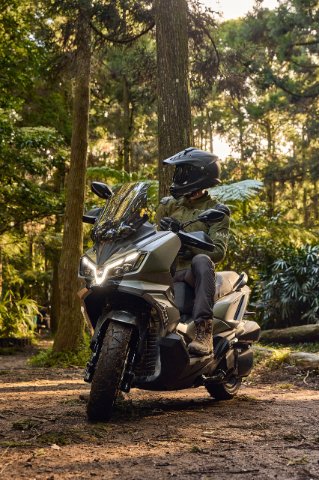 ADX 300 Euro 5+ 17