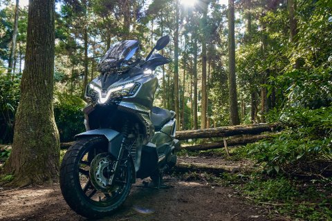 ADX 300 Euro 5+ 25