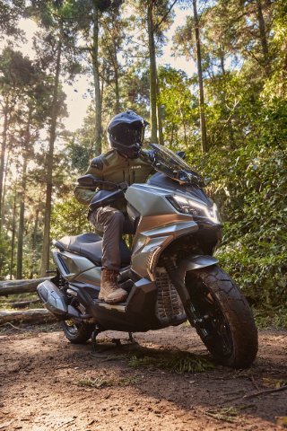 ADX 300 Euro 5+ 4